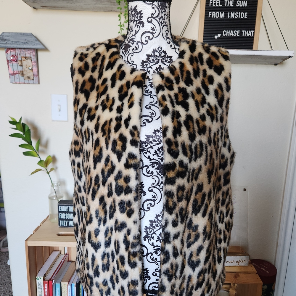 Talbots Faux Fur Vest Women’s Medium Leopard Animal Print Sleeveless